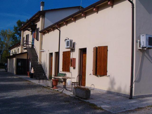Laghi Paradiso Rovereto sulla Secchia Exterior foto